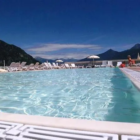 Sleeps 4 Air Con Lägenhet