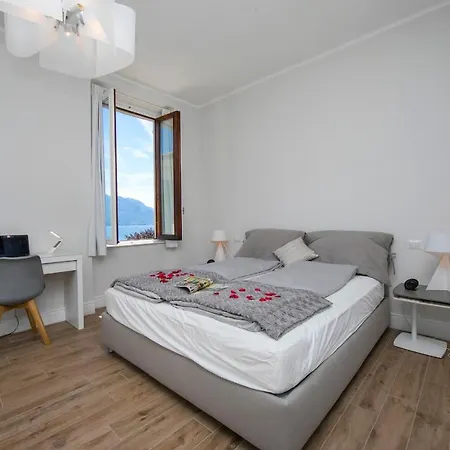 Lägenhet Sleeps 4 Air Con Menaggio