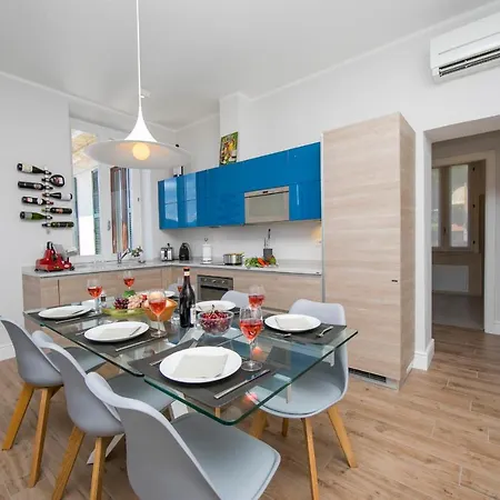 Lägenhet Sleeps 4 Air Con Menaggio