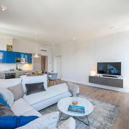 Sleeps 4 Air Con *