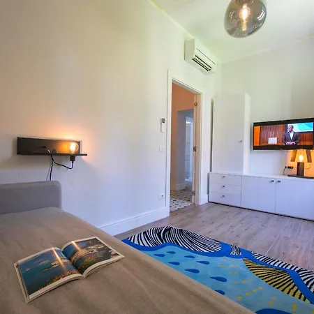 Sleeps 4 Air Con Lägenhet
